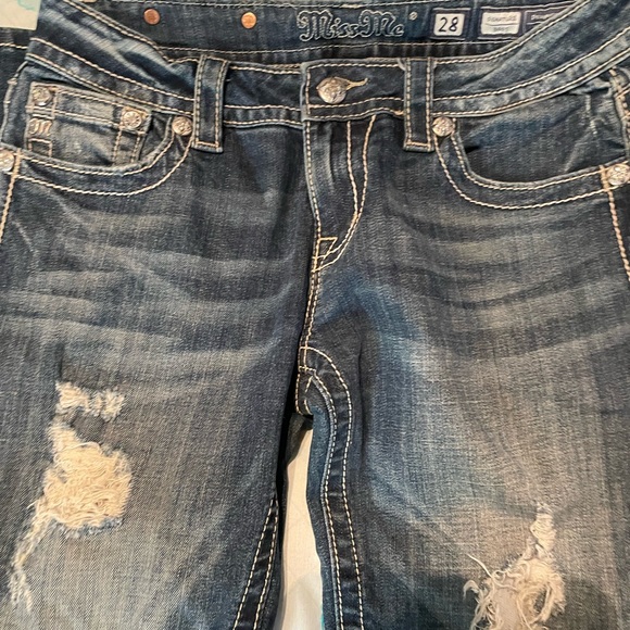 ❌Sold❌Miss Me, distressed style, signature boot cut jeans. Like new condition - Picture 5 of 15